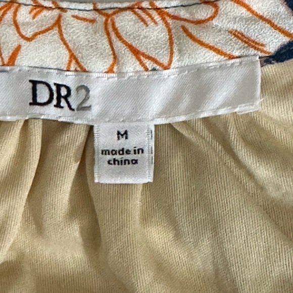 DR 2 sz med dress sheer overlay with a full lining  Very pretty floral - Picture 10 of 12